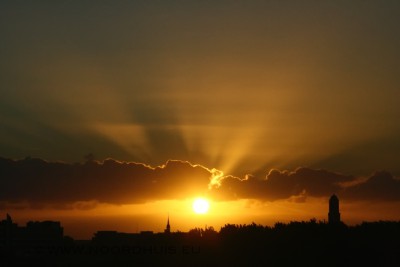 Zonsondergang boven Zwolle